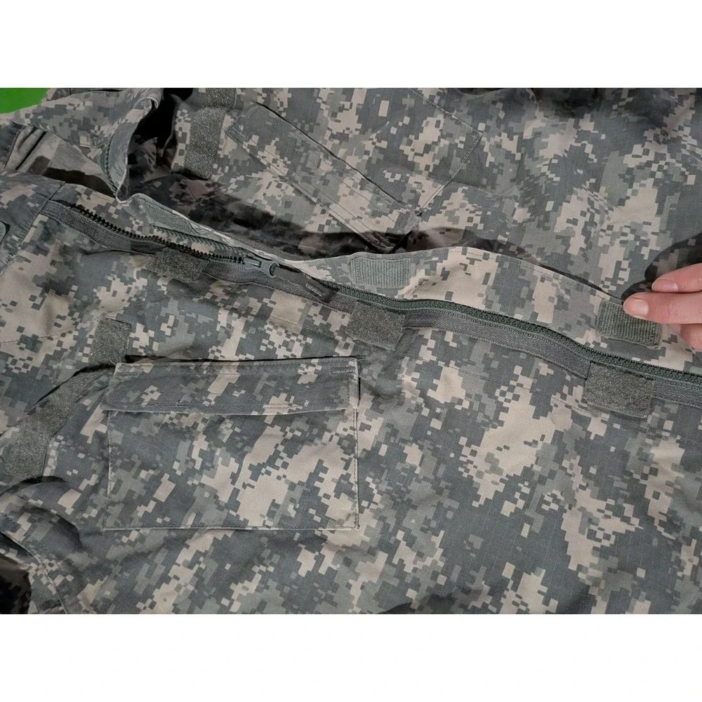 US Army ACU Jacket Mens Small Reg UCP Digital Camo‎ Ripstop Combat Coat Uniform